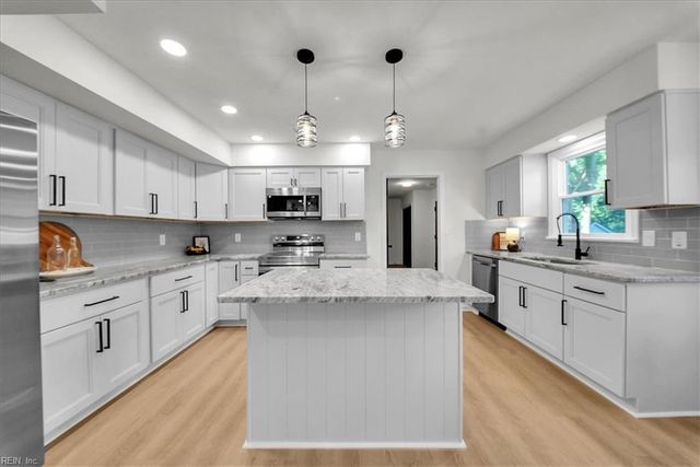 2516 Locust Grove LN, Virginia Beach, VA 23456