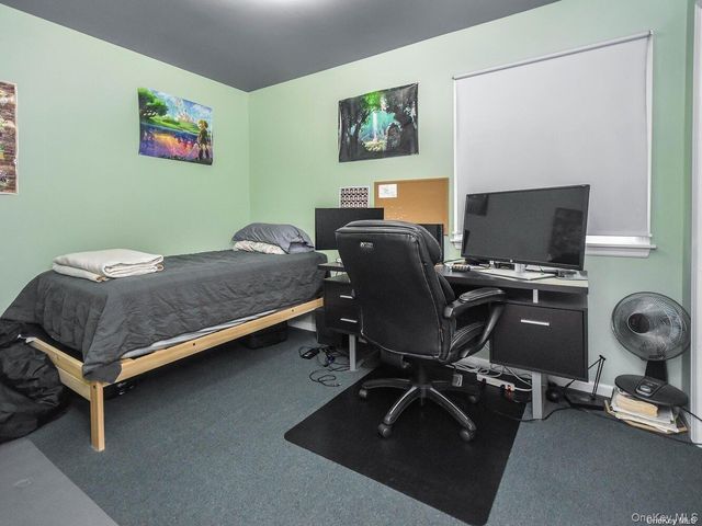 14 Hillcrest Street, Huntington, NY 11743