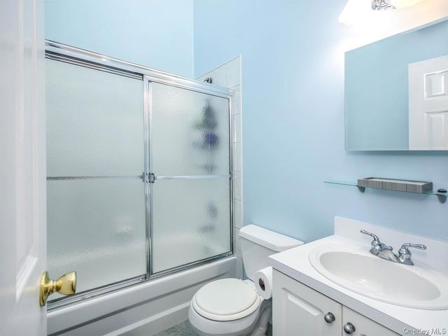 14 Hillcrest Street, Huntington, NY 11743