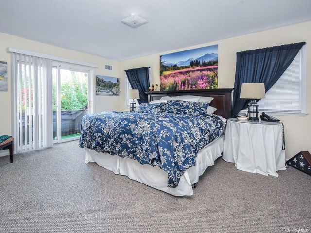 14 Hillcrest Street, Huntington, NY 11743