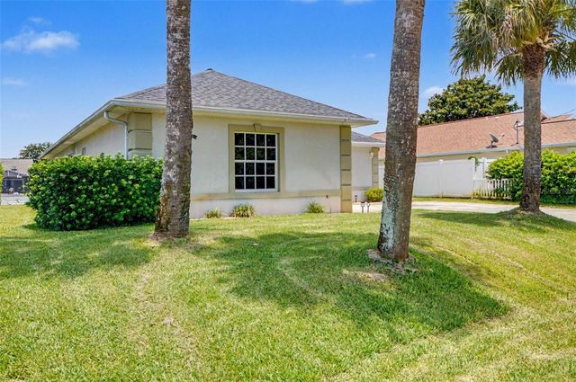 40 COLUMBIA LANE, Palm Coast, FL 32137