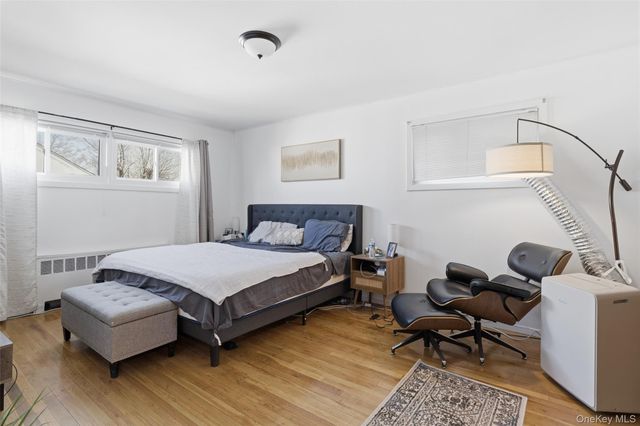 921 Edwards Boulevard, Valley Stream, NY 11580