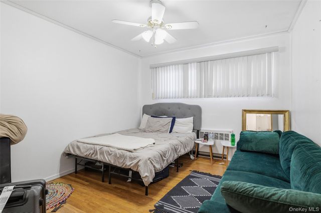 921 Edwards Boulevard, Valley Stream, NY 11580