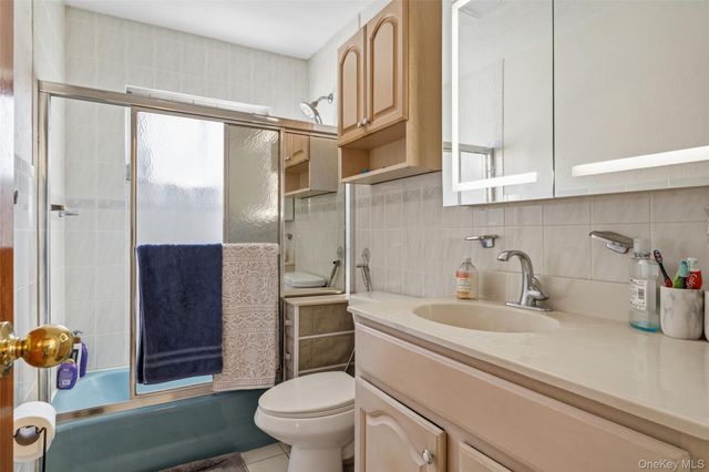 921 Edwards Boulevard, Valley Stream, NY 11580