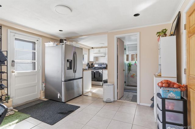 921 Edwards Boulevard, Valley Stream, NY 11580