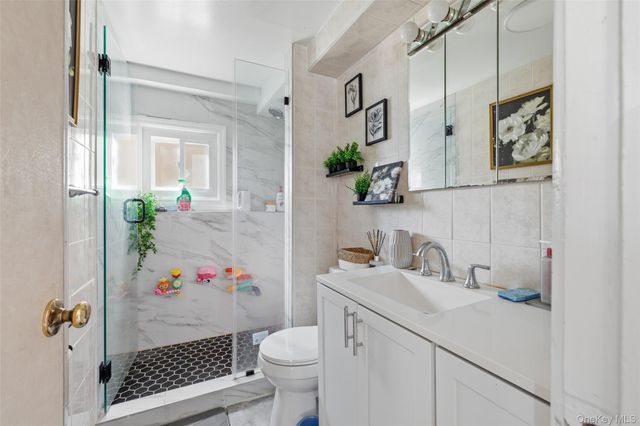 921 Edwards Boulevard, Valley Stream, NY 11580