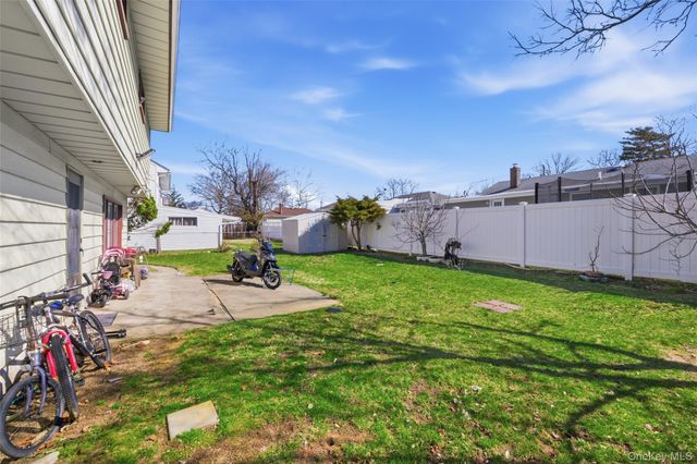 921 Edwards Boulevard, Valley Stream, NY 11580