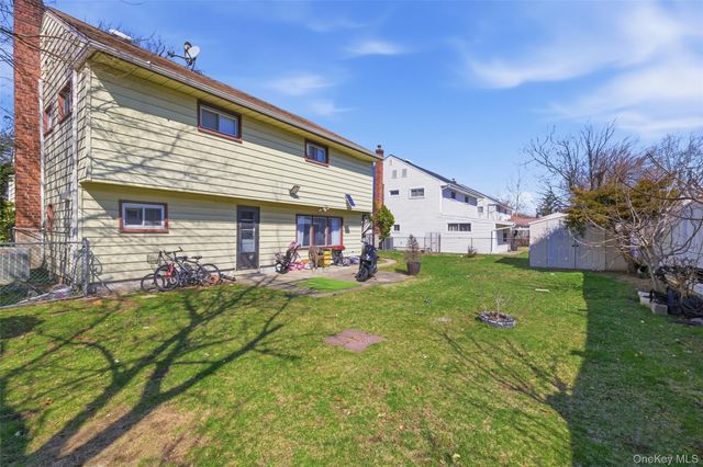 921 Edwards Boulevard, Valley Stream, NY 11580