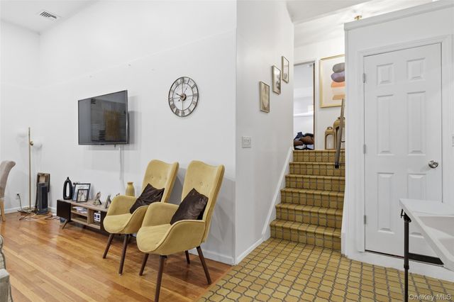 921 Edwards Boulevard, Valley Stream, NY 11580