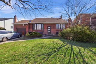 921 Edwards Boulevard, Valley Stream, NY 11580