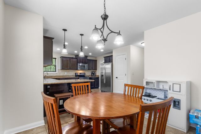 752 Cavalier Dr, Clarksville, TN 37040