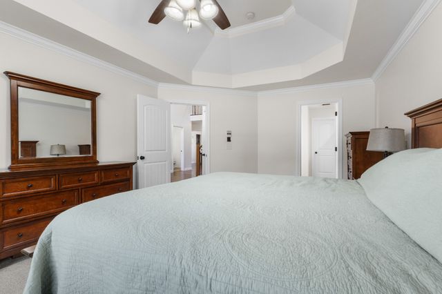 752 Cavalier Dr, Clarksville, TN 37040