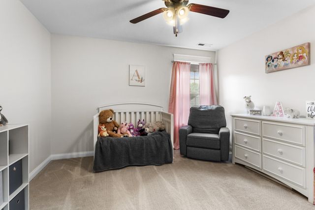 752 Cavalier Dr, Clarksville, TN 37040