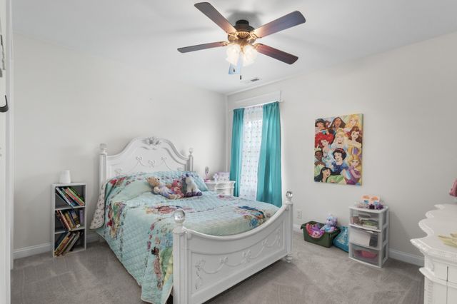 752 Cavalier Dr, Clarksville, TN 37040