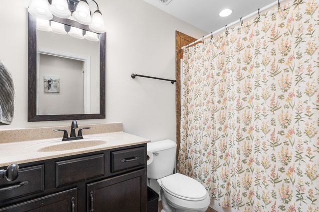 752 Cavalier Dr, Clarksville, TN 37040