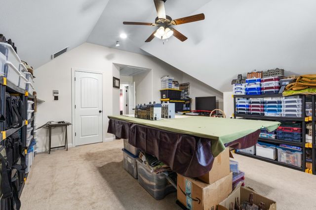 752 Cavalier Dr, Clarksville, TN 37040