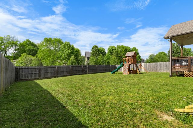 752 Cavalier Dr, Clarksville, TN 37040