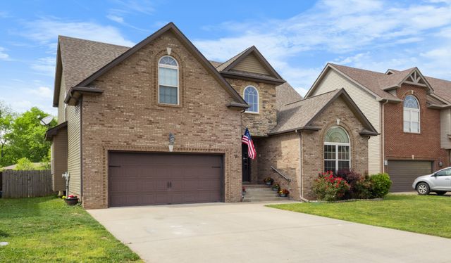 752 Cavalier Dr, Clarksville, TN 37040