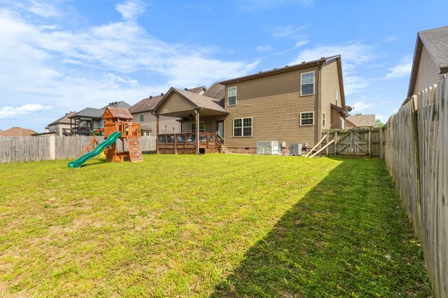 752 Cavalier Dr, Clarksville, TN 37040