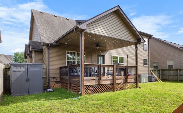 752 Cavalier Dr, Clarksville, TN 37040