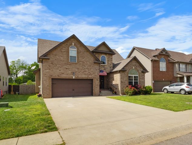 752 Cavalier Dr, Clarksville, TN 37040
