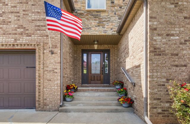 752 Cavalier Dr, Clarksville, TN 37040