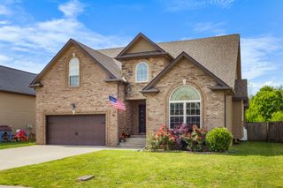 752 Cavalier Dr, Clarksville, TN 37040