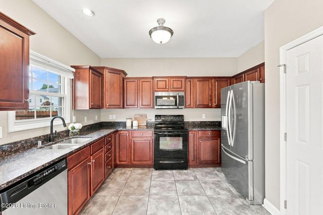 2030 Osprey Cove Ave, Shelbyville, KY 40065