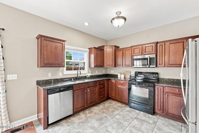 2030 Osprey Cove Ave, Shelbyville, KY 40065