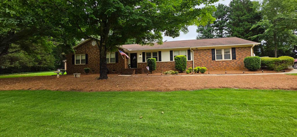 116 Sun Valley Drive, Boiling Springs, SC 29316