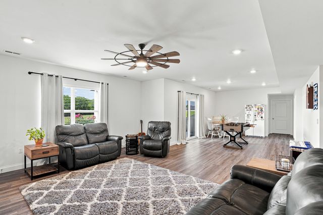 220 E MONACO CT, Columbia, MO 65203