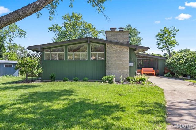 1432 Woodhue Drive, St Louis, MO 63126