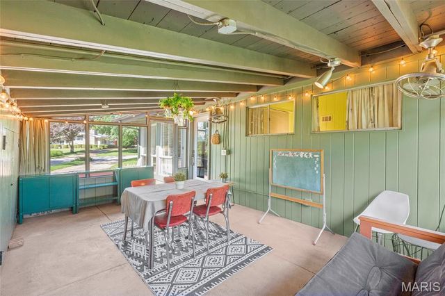 1432 Woodhue Drive, St Louis, MO 63126