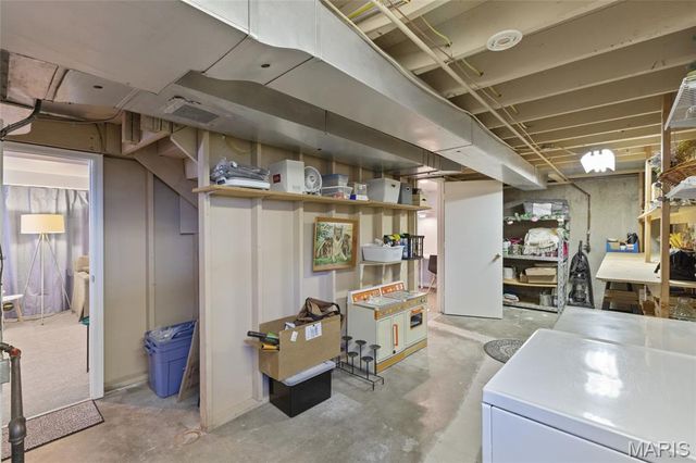 1432 Woodhue Drive, St Louis, MO 63126