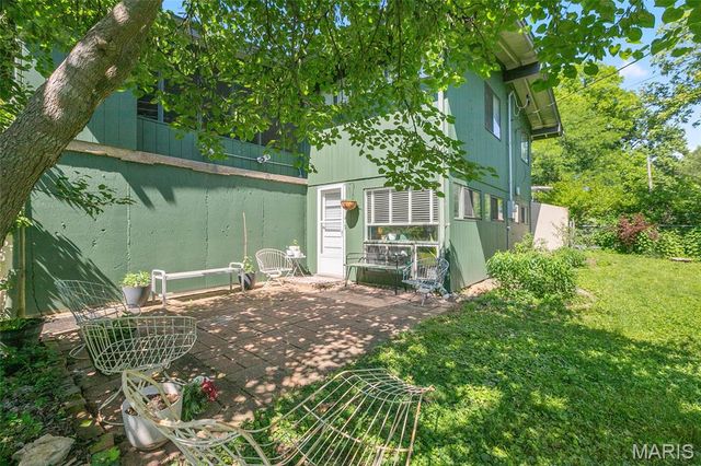 1432 Woodhue Drive, St Louis, MO 63126