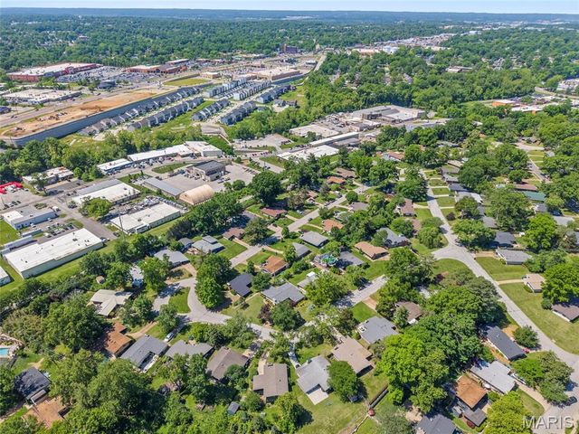 1432 Woodhue Drive, St Louis, MO 63126