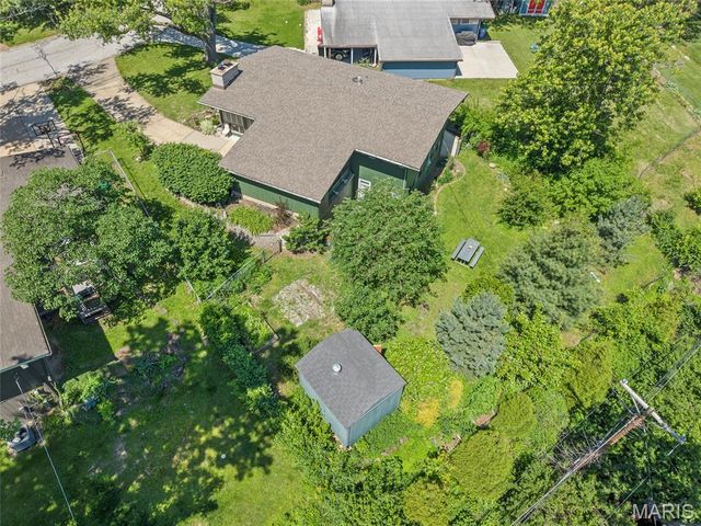 1432 Woodhue Drive, St Louis, MO 63126
