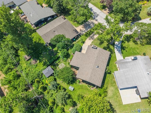 1432 Woodhue Drive, St Louis, MO 63126