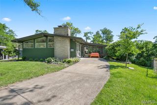 1432 Woodhue Drive, St Louis, MO 63126