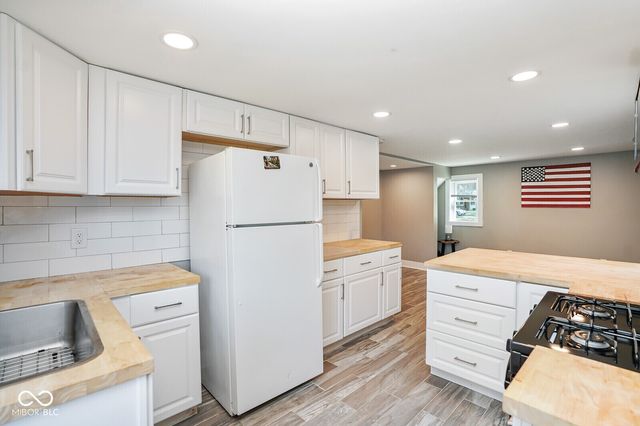 328 E 36th Street, Anderson, IN 46013