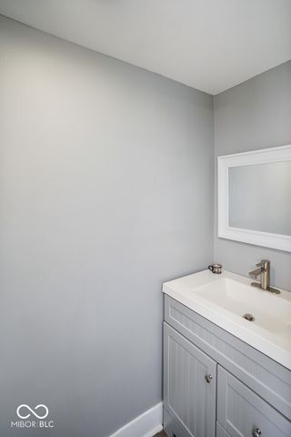 328 E 36th Street, Anderson, IN 46013