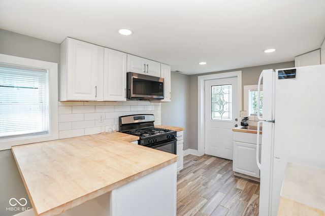 328 E 36th Street, Anderson, IN 46013