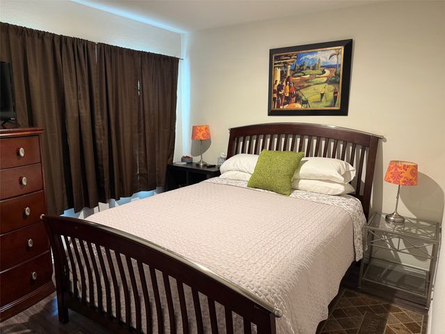 100 W North Creek Drive, Sherman, TX 75092