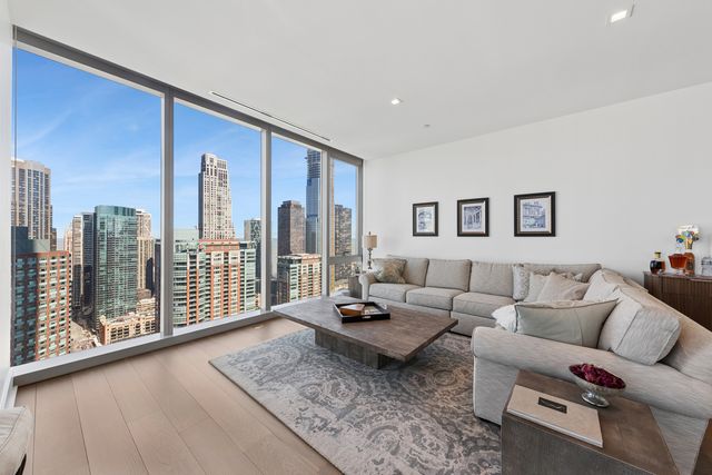 363 E Wacker Drive 2802, Chicago, IL 60601