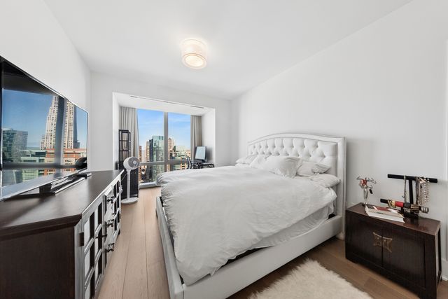 363 E Wacker Drive 2802, Chicago, IL 60601