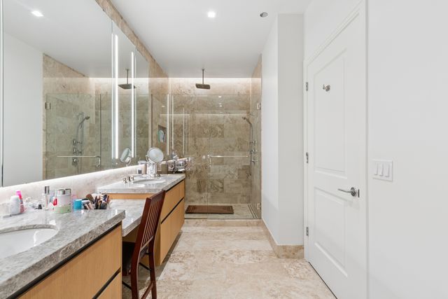 363 E Wacker Drive 2802, Chicago, IL 60601