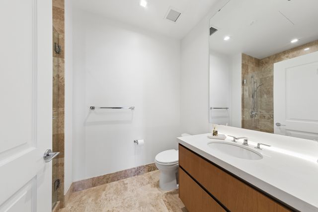 363 E Wacker Drive 2802, Chicago, IL 60601