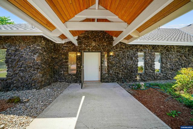 3794 East Nanitch Cir S, Salem, OR 97306