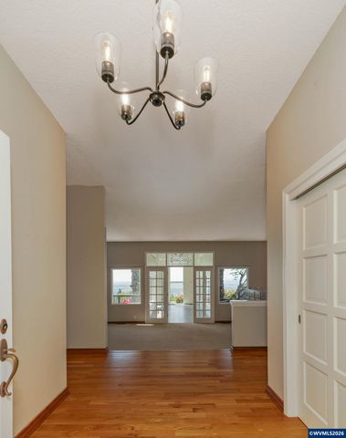 3794 East Nanitch Cir S, Salem, OR 97306