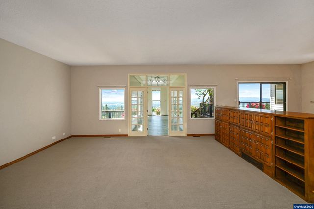 3794 East Nanitch Cir S, Salem, OR 97306